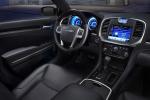 Chrysler 300C 2011 года